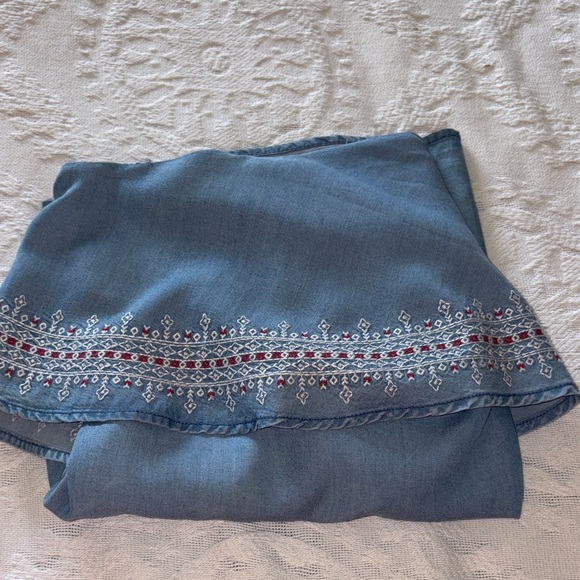 LED Luxe Essential Denim Embroidered Denim Maternity Top BNWT - Picture 11 of 11